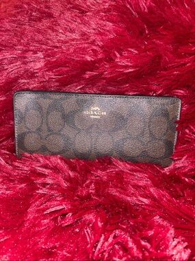 COACH Brown Signature Continental Wallet